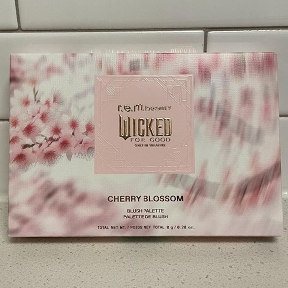⭐Gift Idea⭐BNIB LE REM Beauty X Wicked PINK Cherry Blossom Powder Blush Palette! - Picture 14 of 14